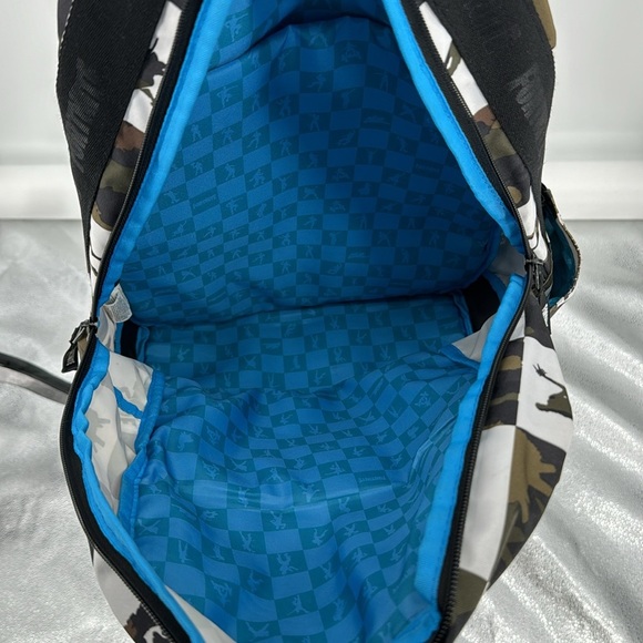 Fortnite Backpack - Picture 3 of 8